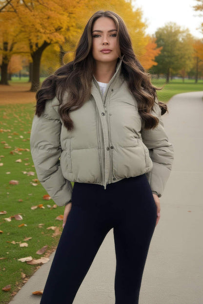 Sage | Chaqueta Puffer Corta con Capucha