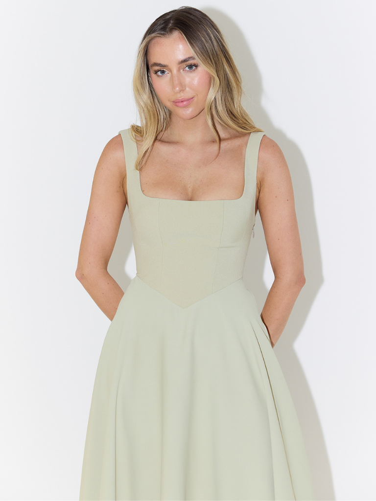 Robe Essence Black